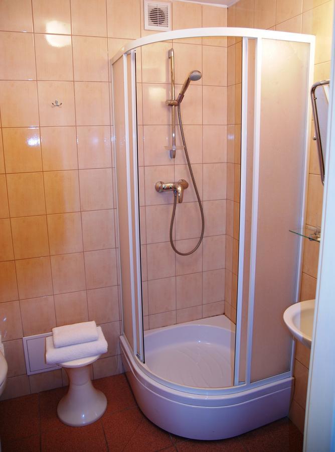 Hotel Swiatowit Лодзь Экстерьер фото